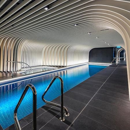 Skye Suites Sydney Bagian luar foto The pool at The Standard London