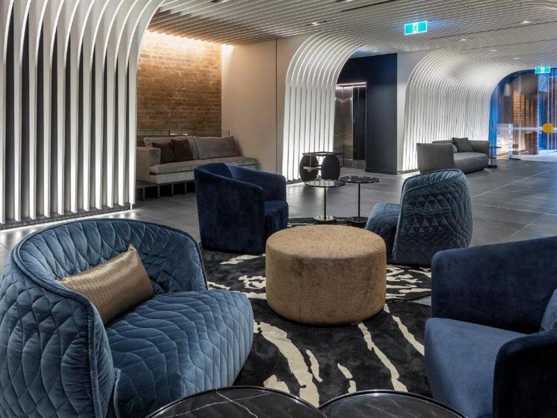 Skye Suites Sydney Bagian luar foto The lounge at the airport