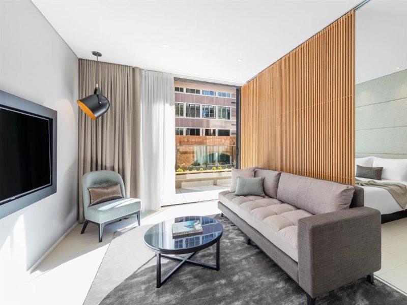 Skye Suites Sydney Bagian luar foto A suite at the hotel