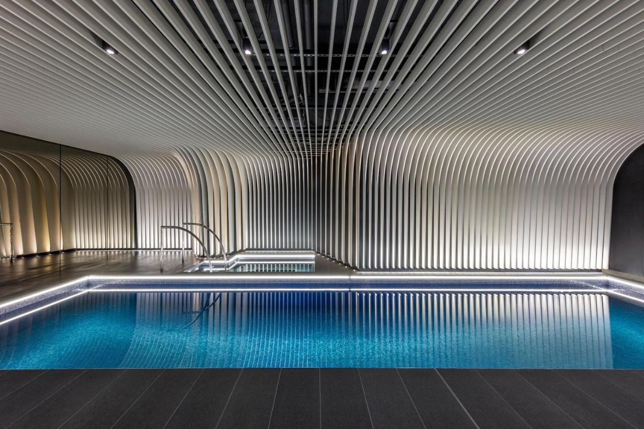Skye Suites Sydney Bagian luar foto The pool at The Standard London